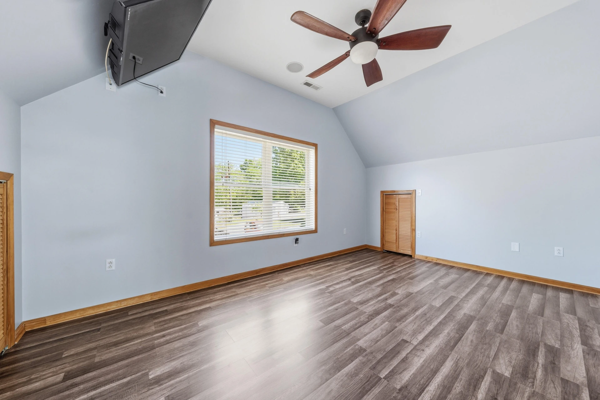 337 Emerald Pointe - Photo 37