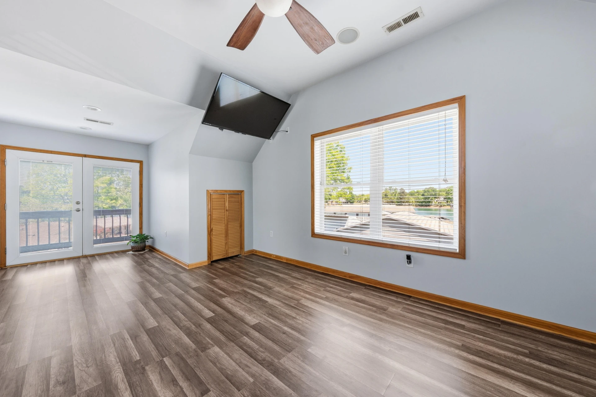 337 Emerald Pointe - Photo 41