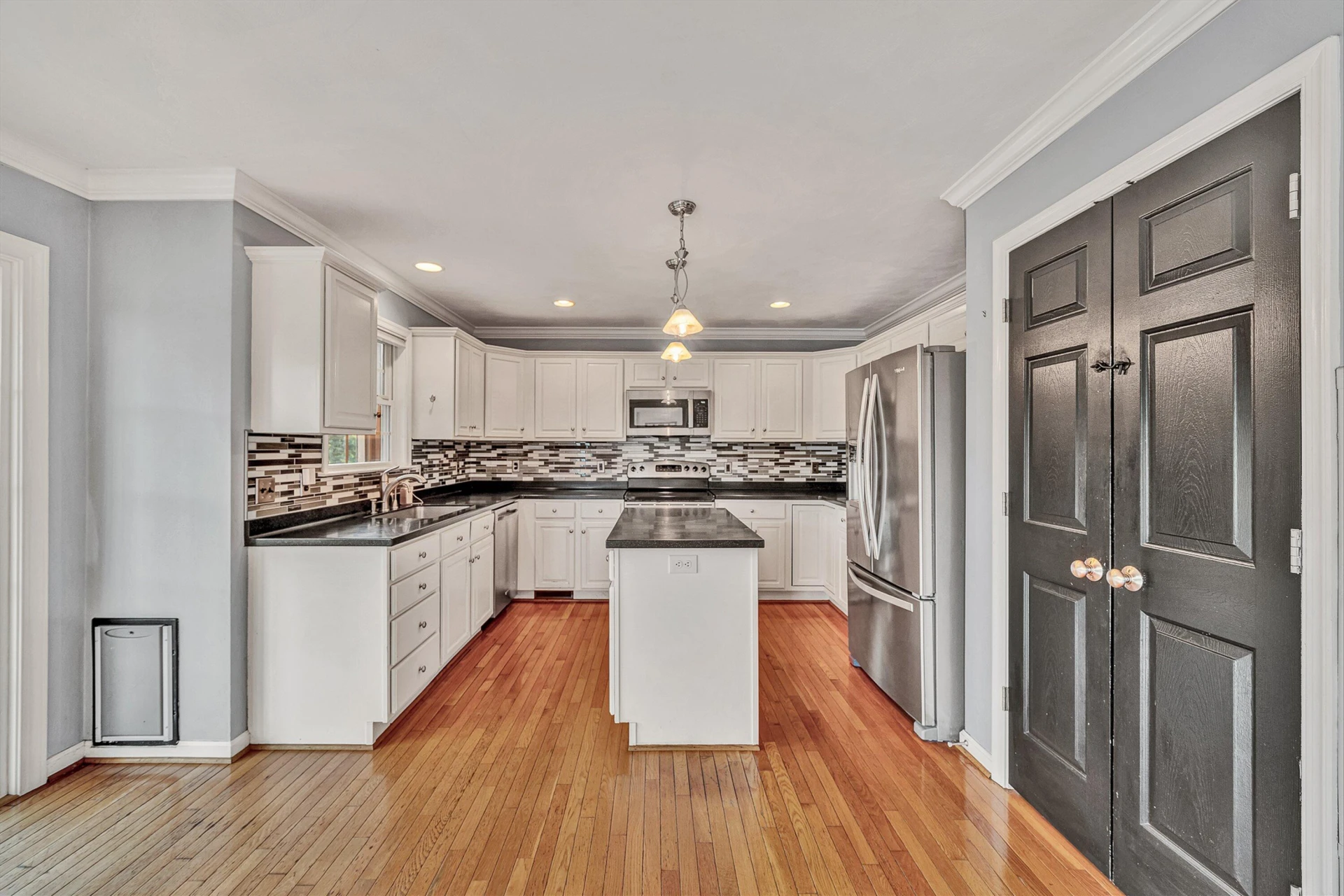 6316 Sandhurst DR - Photo 18