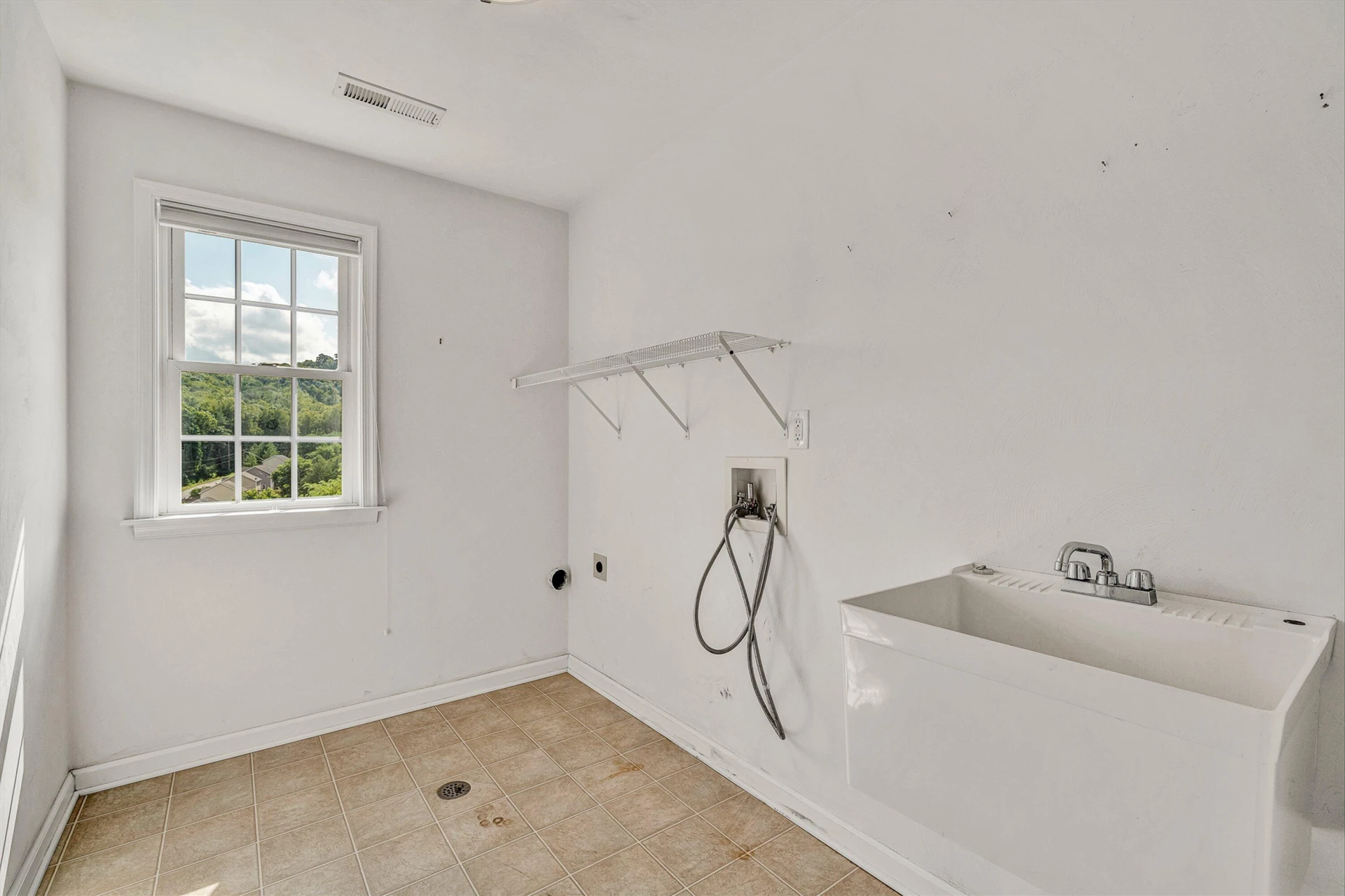 6316 Sandhurst DR - Photo 32