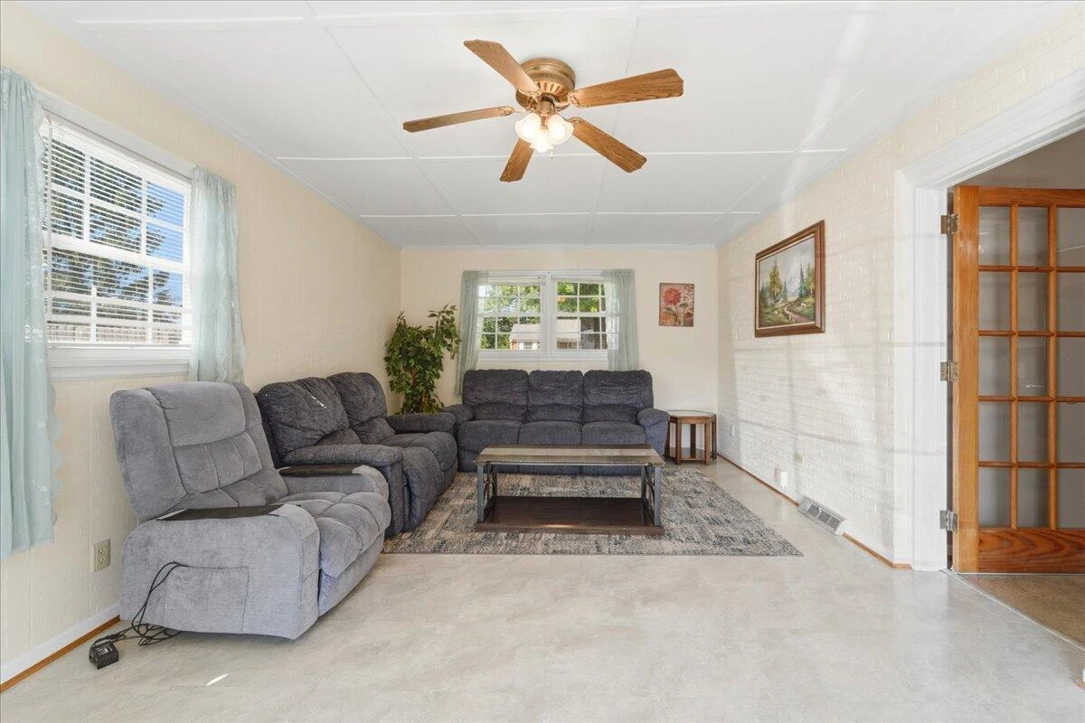 6701 Oleander CIR - Photo 16