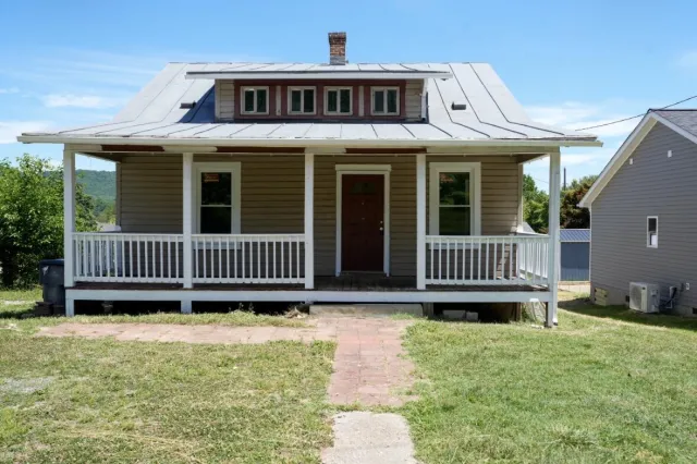 3712 Yellow Mountain RD SE, Roanoke, VA, 24014
