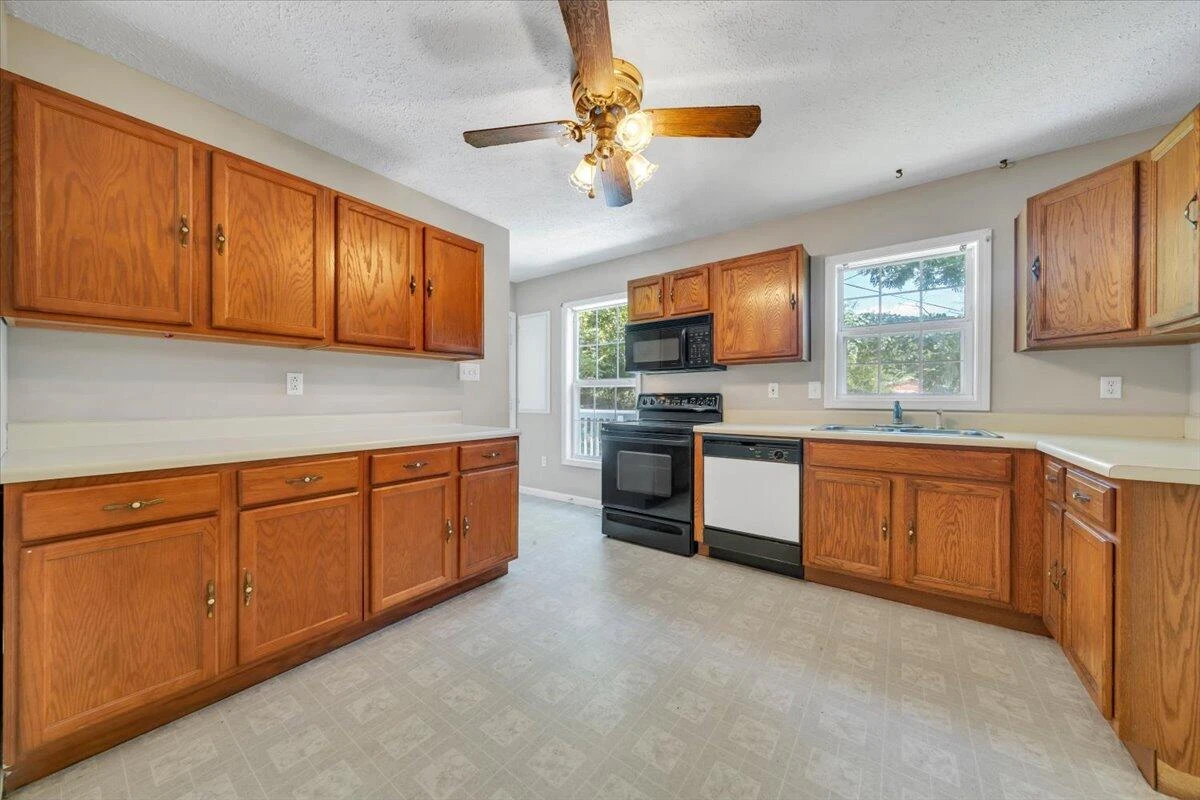 2703 Fairland RD NW - Photo 9