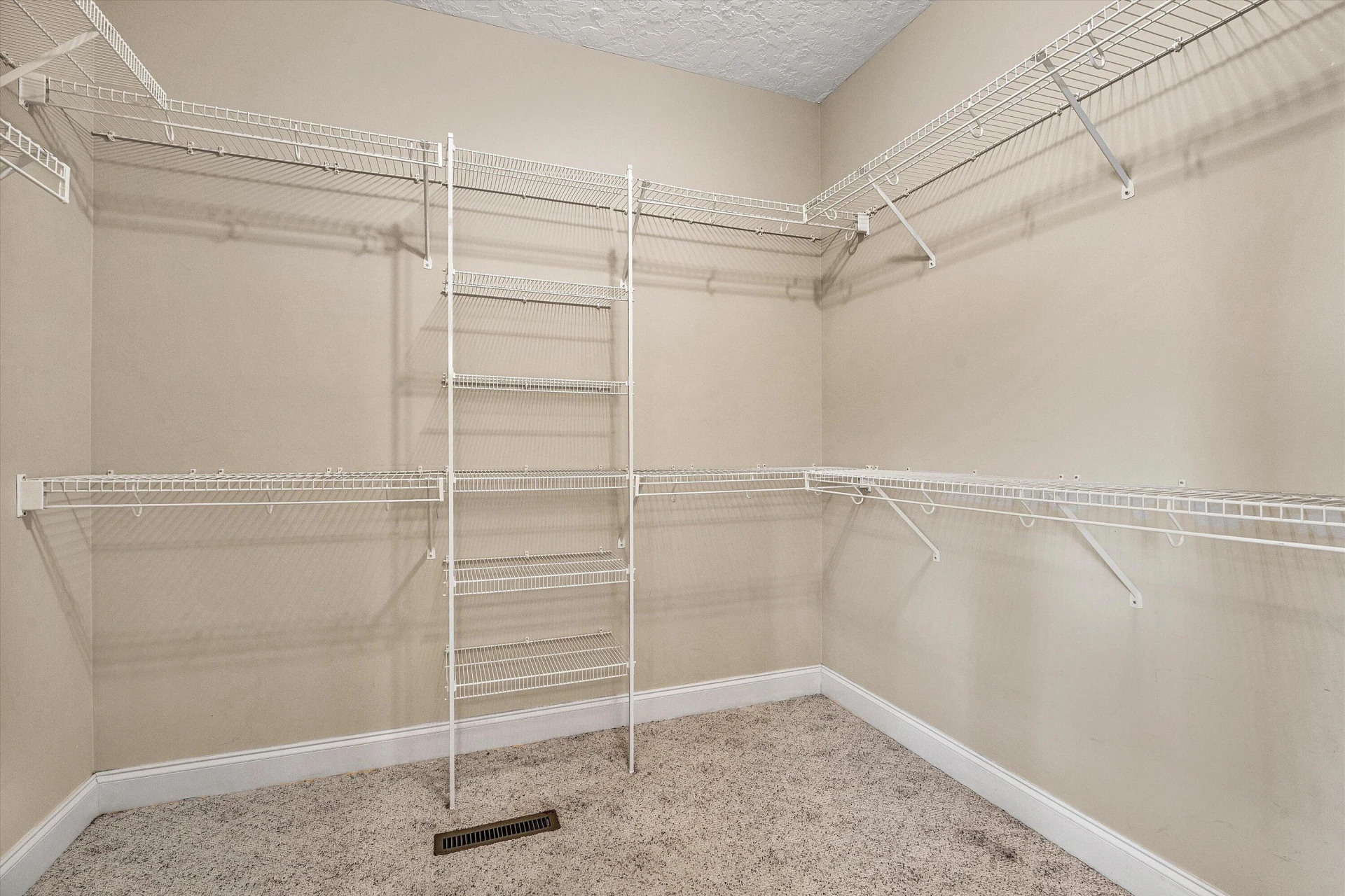 209 Park Shores CIR - Photo 22