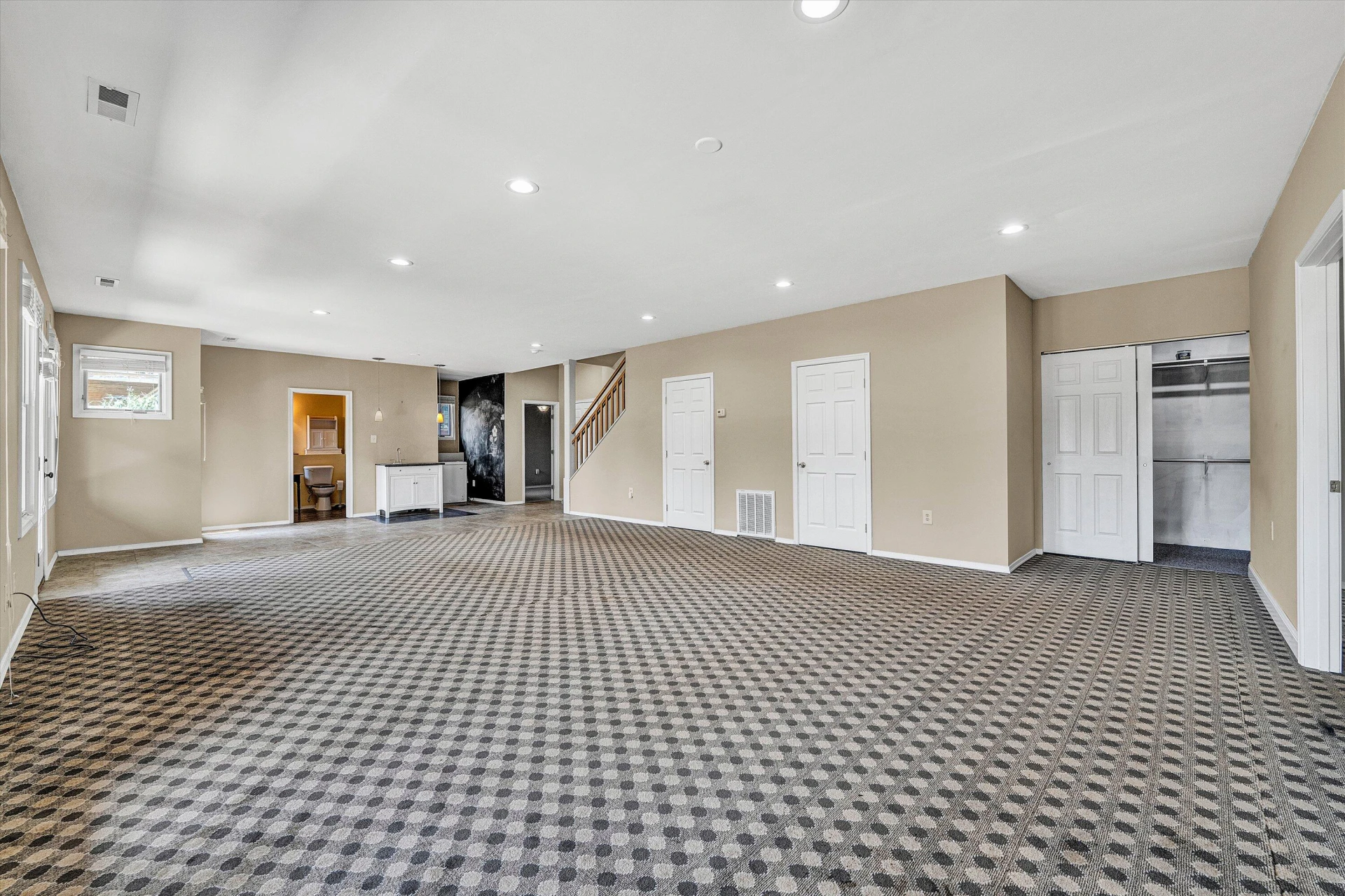 209 Park Shores CIR - Photo 32