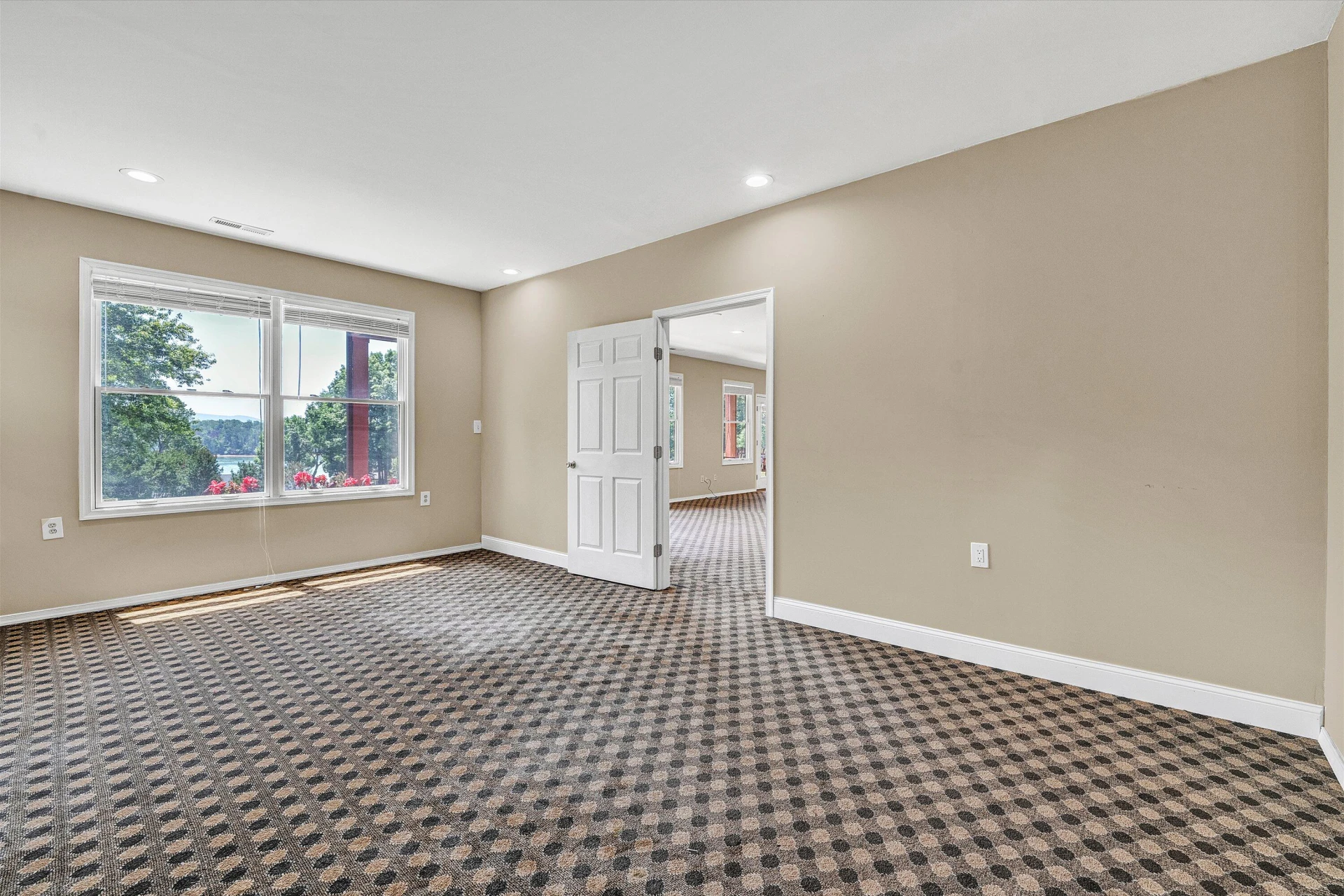 209 Park Shores CIR - Photo 36