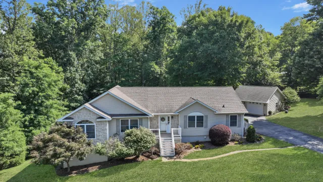 401 Whisperway RD, Moneta, VA, 24121
