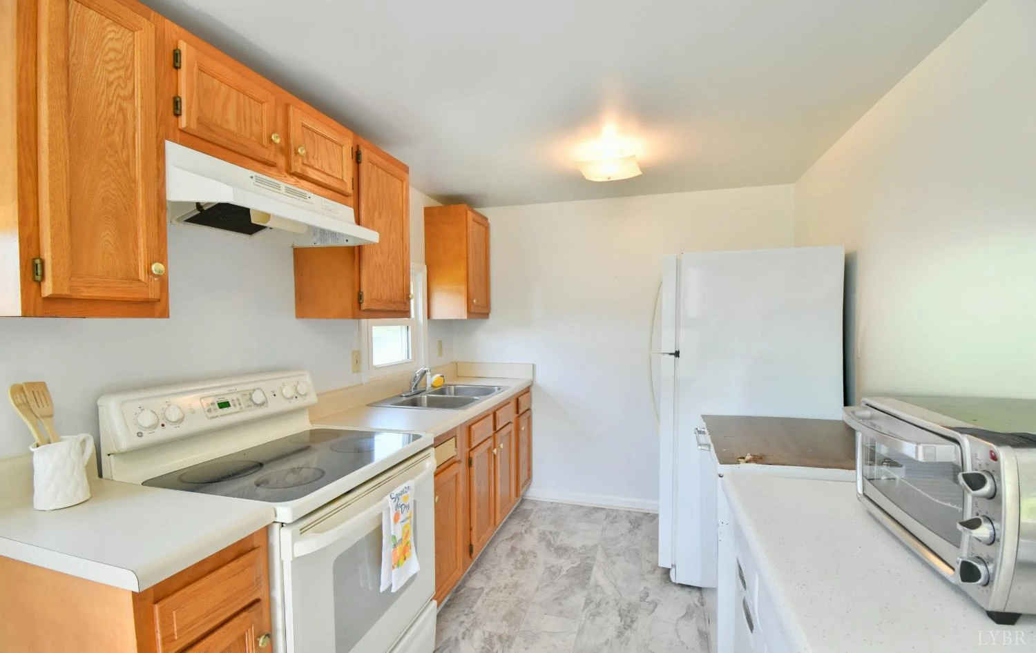 403 W King ST - Photo 10