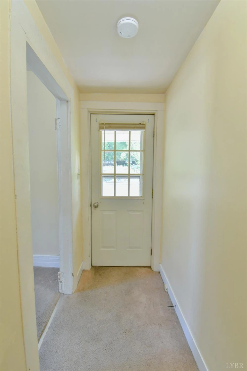 403 W King ST - Photo 3