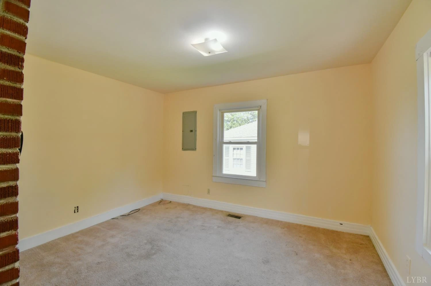 403 W King ST - Photo 4
