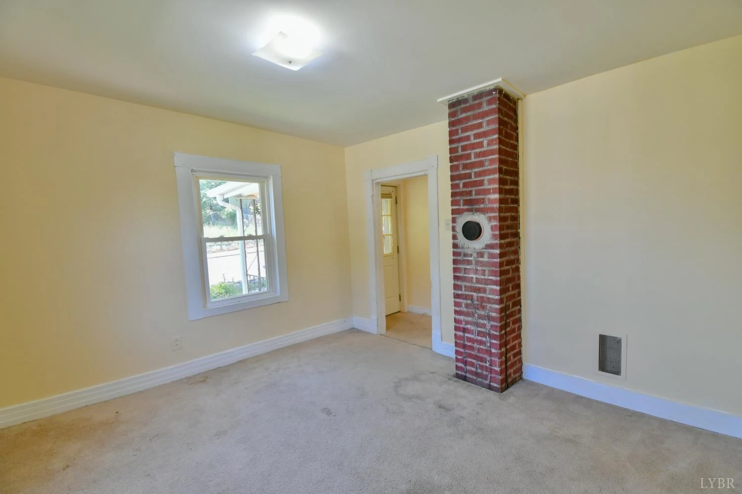 403 W King ST - Photo 5