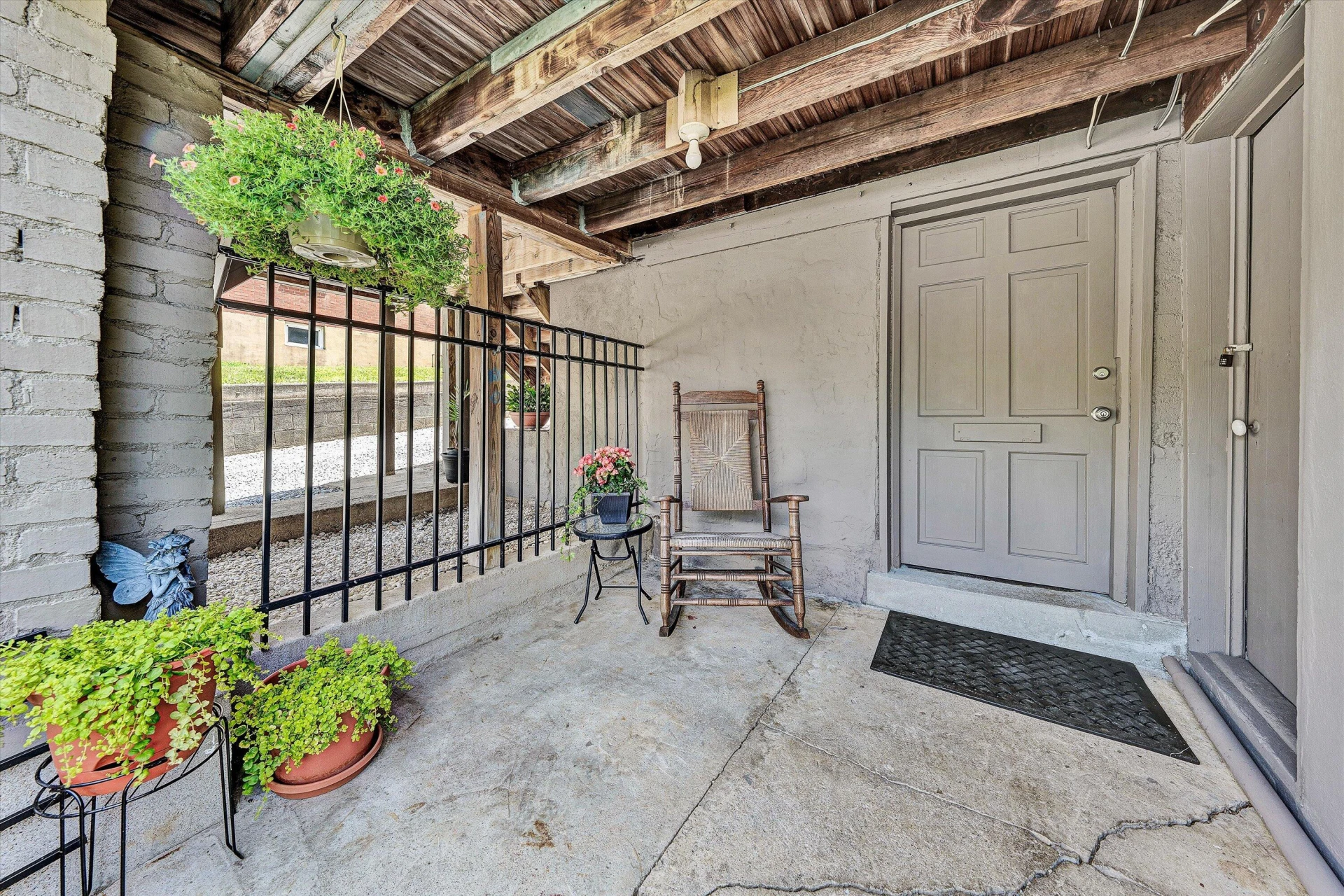 880 Washington AVE - Photo 35