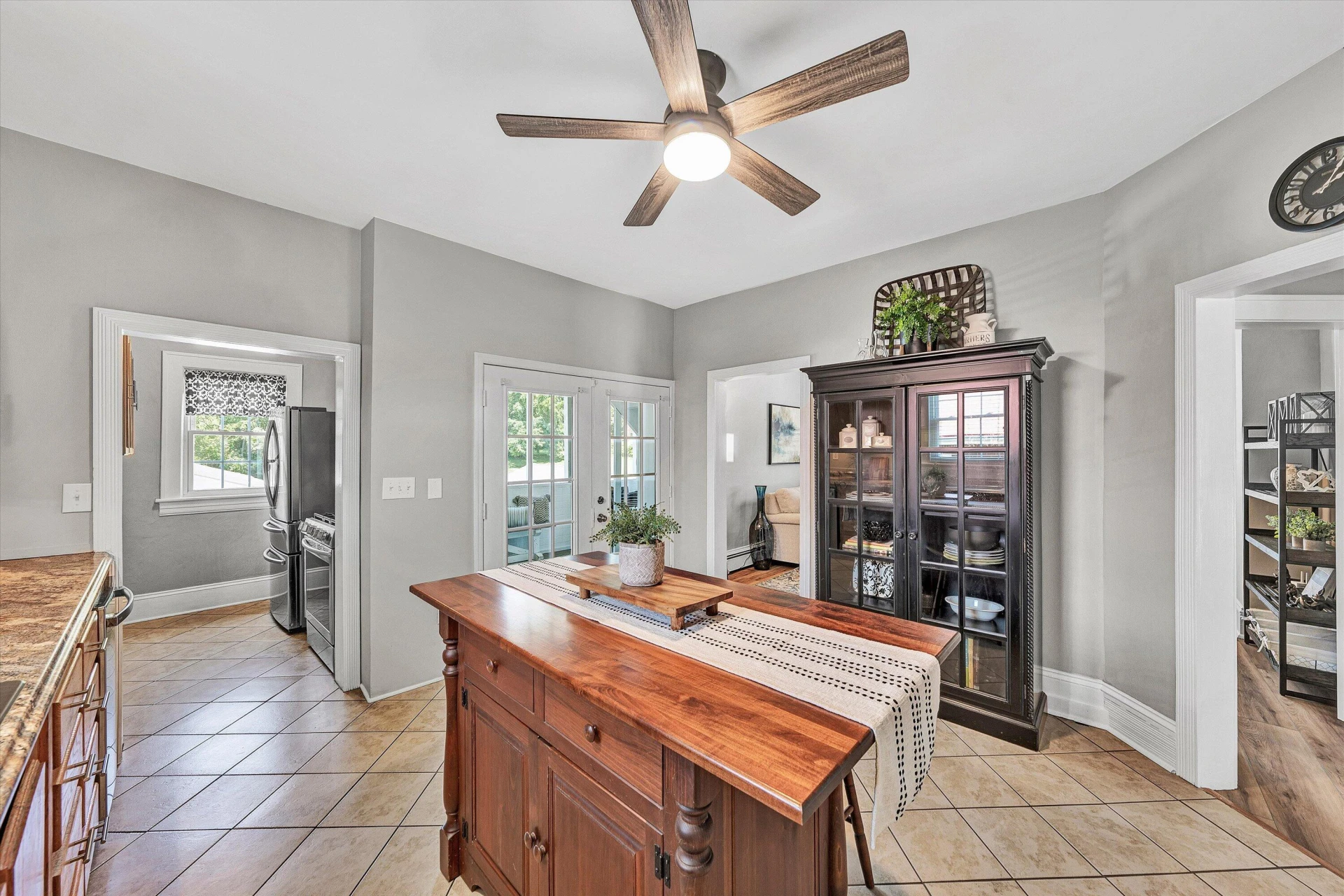 880 E Washington AVE - Photo 18