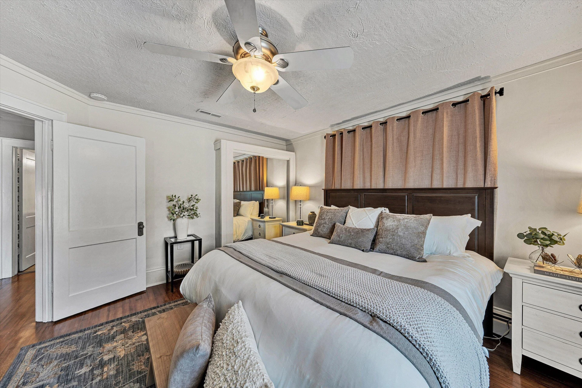 880 E Washington AVE - Photo 25