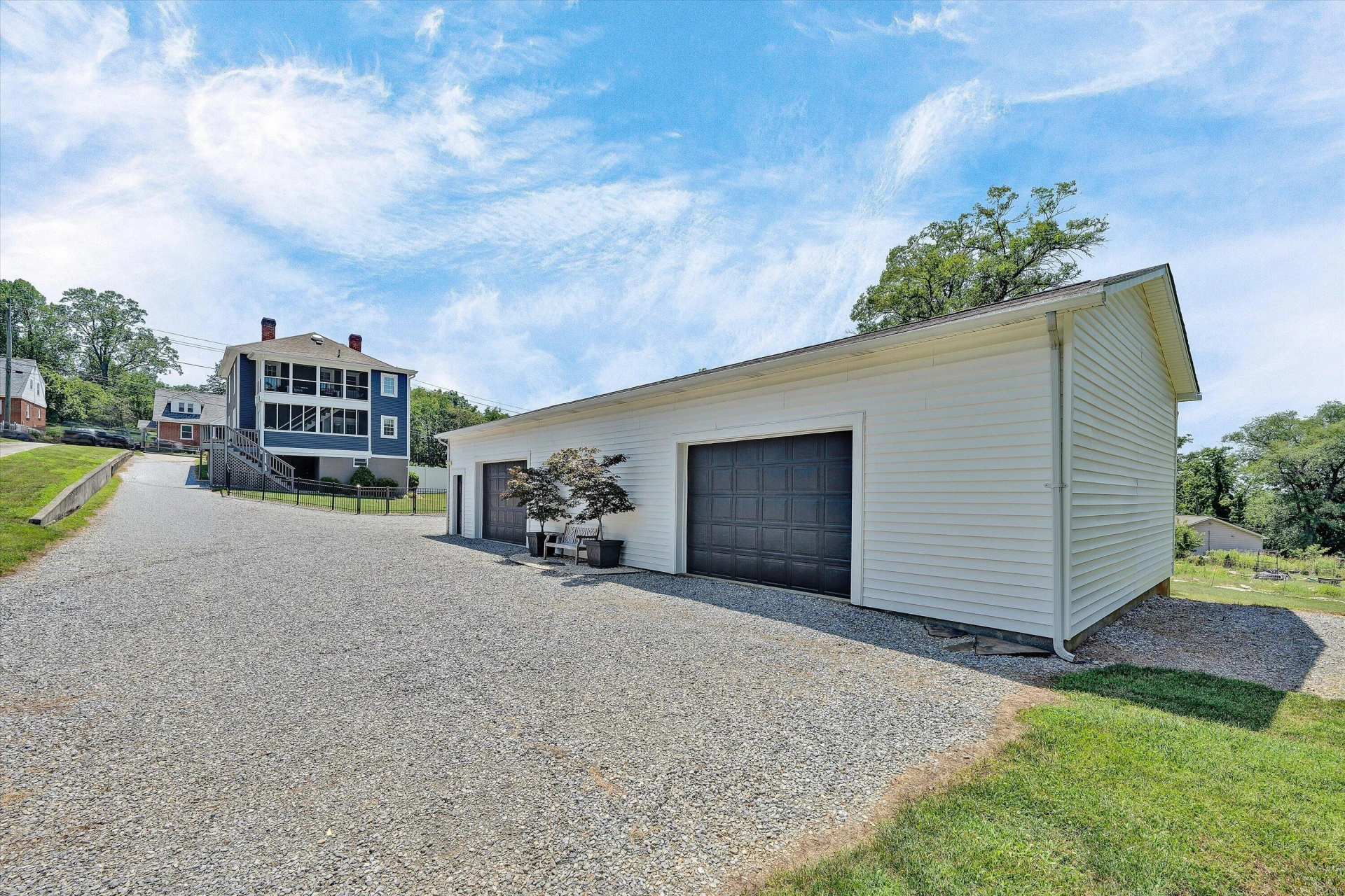 880 E Washington AVE - Photo 3