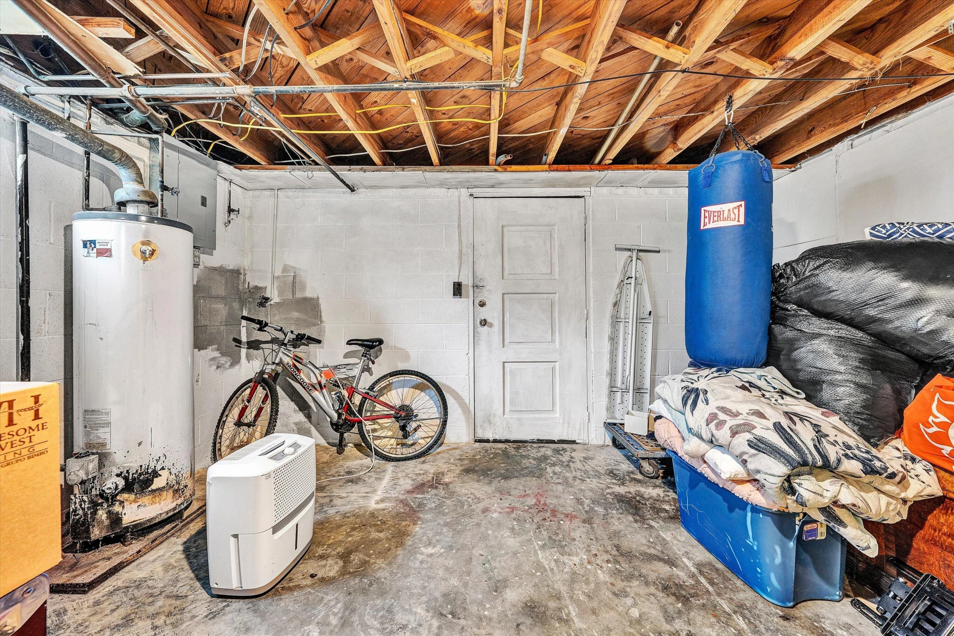 2252 Kenwood BLVD SE - Photo 11