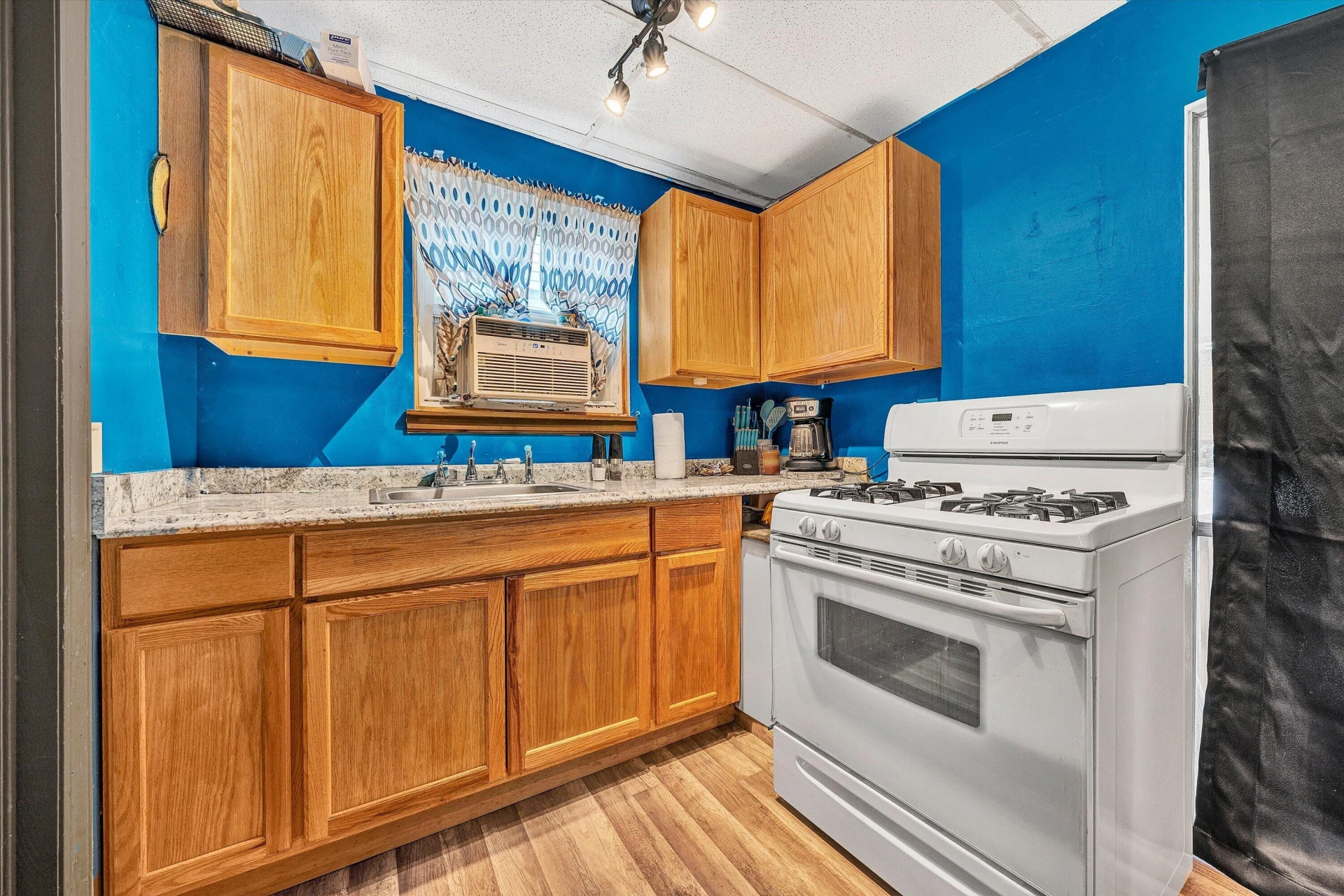 2252 Kenwood BLVD SE - Photo 29