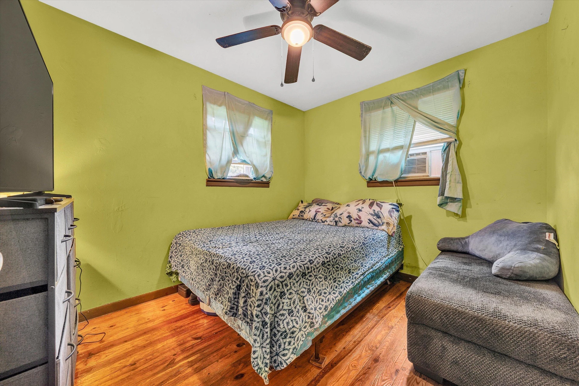 2252 Kenwood BLVD SE - Photo 5