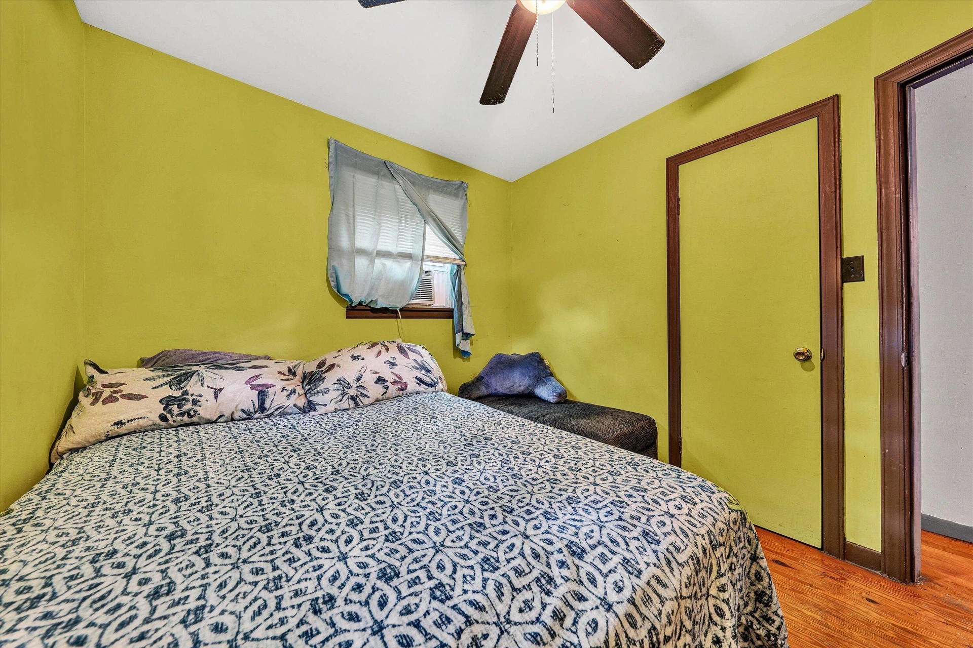2252 Kenwood BLVD SE - Photo 6