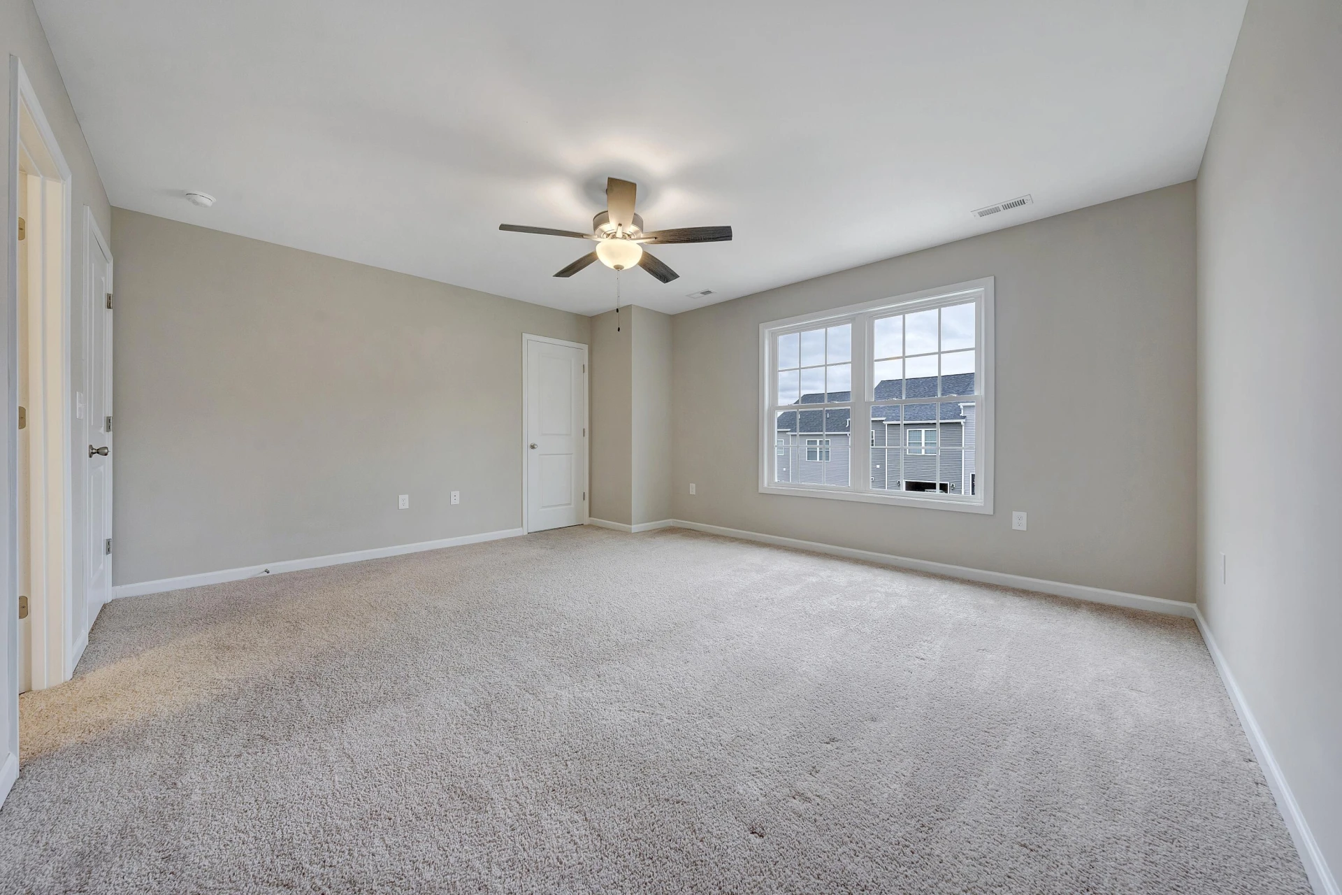 1044 Brandon AVE SW - Photo 5