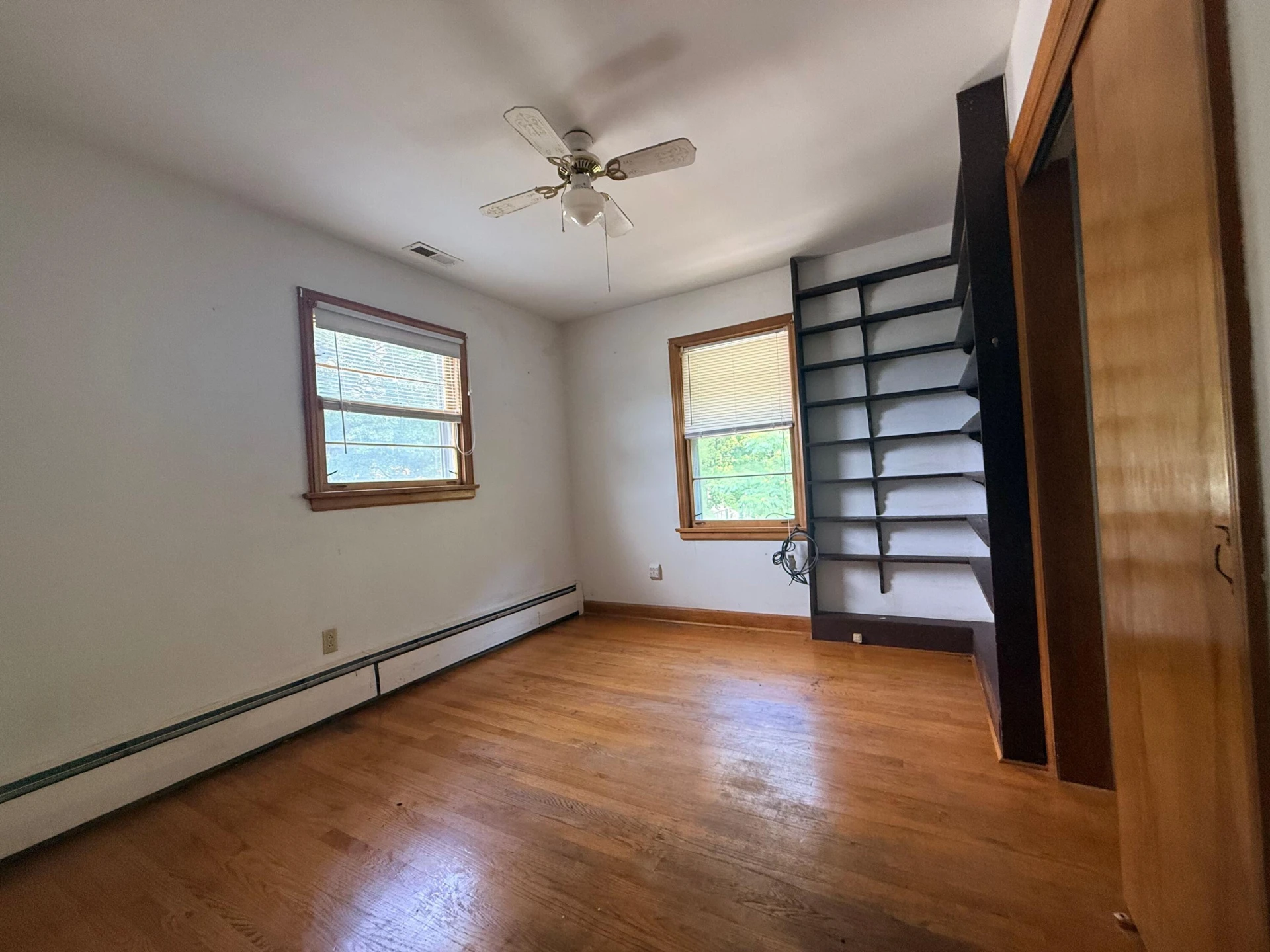 929 Logan ST - Photo 8
