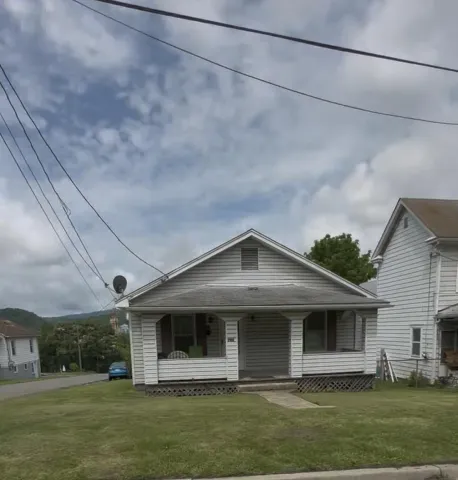 702 N Beverly AVE, Covington, VA, 24426