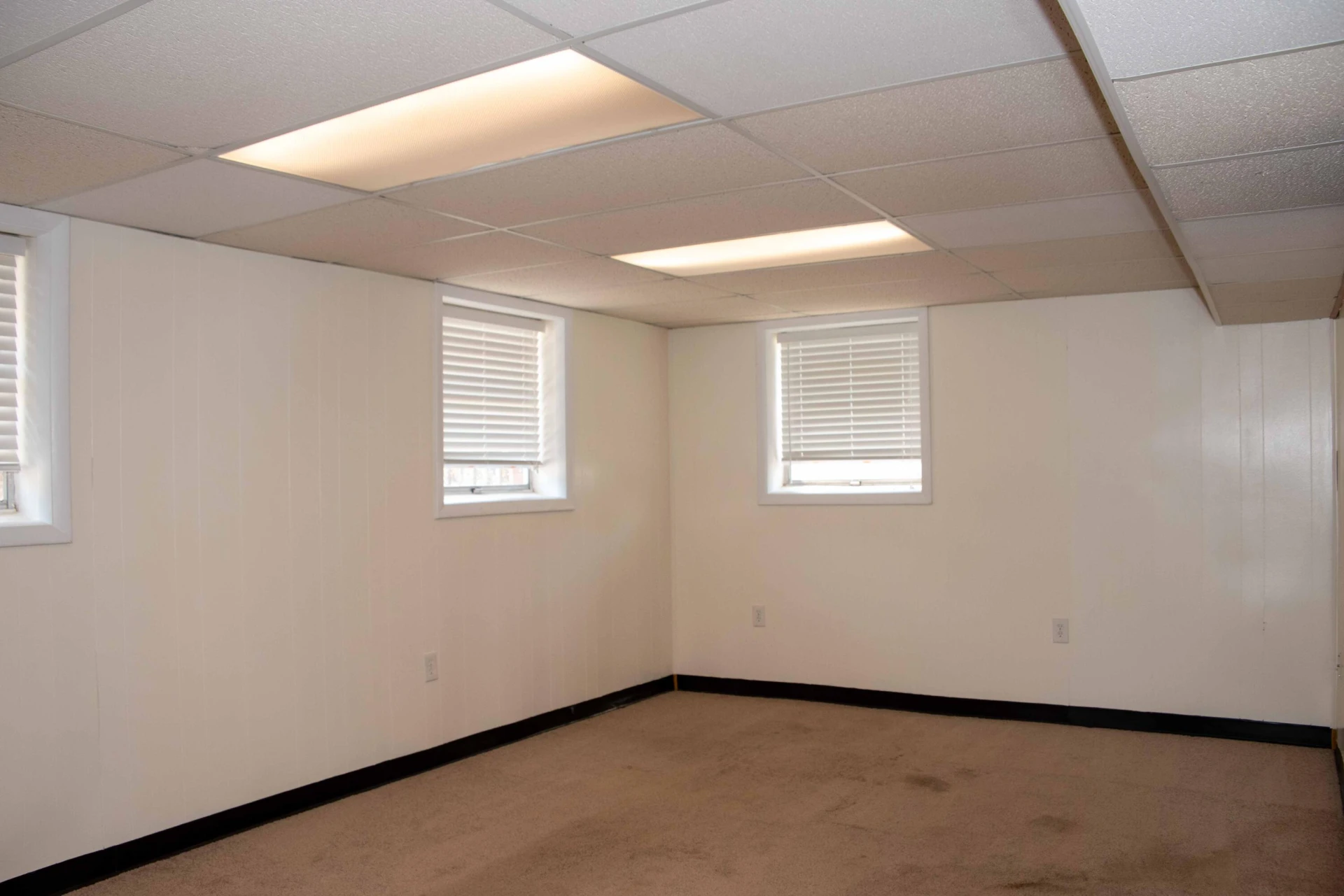 6038 Thornrose RD - Photo 16