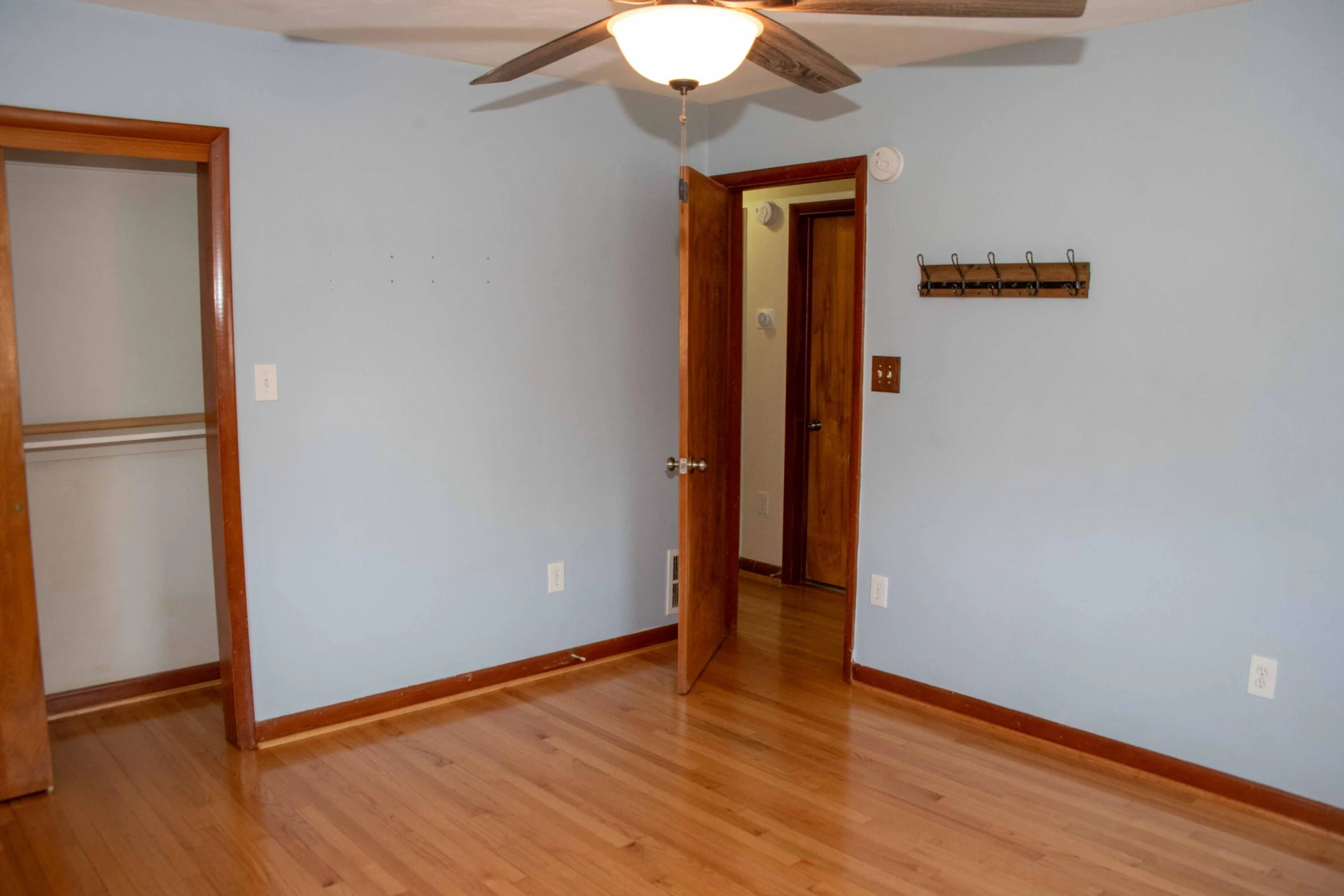 6038 Thornrose RD - Photo 32
