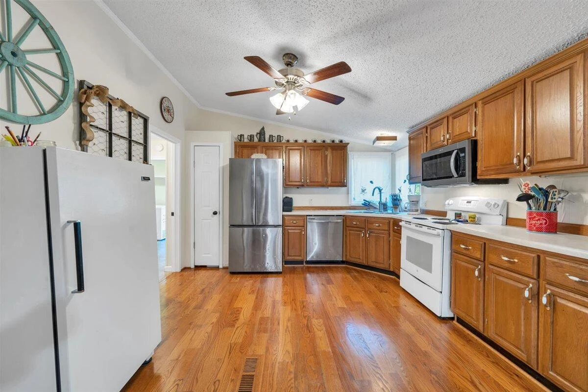 885 Clearwater DR - Photo 12