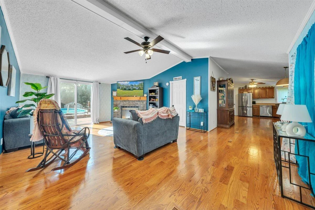 885 Clearwater DR - Photo 3