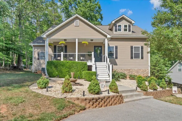 1054 Allendale DR, Moneta, VA, 24121
