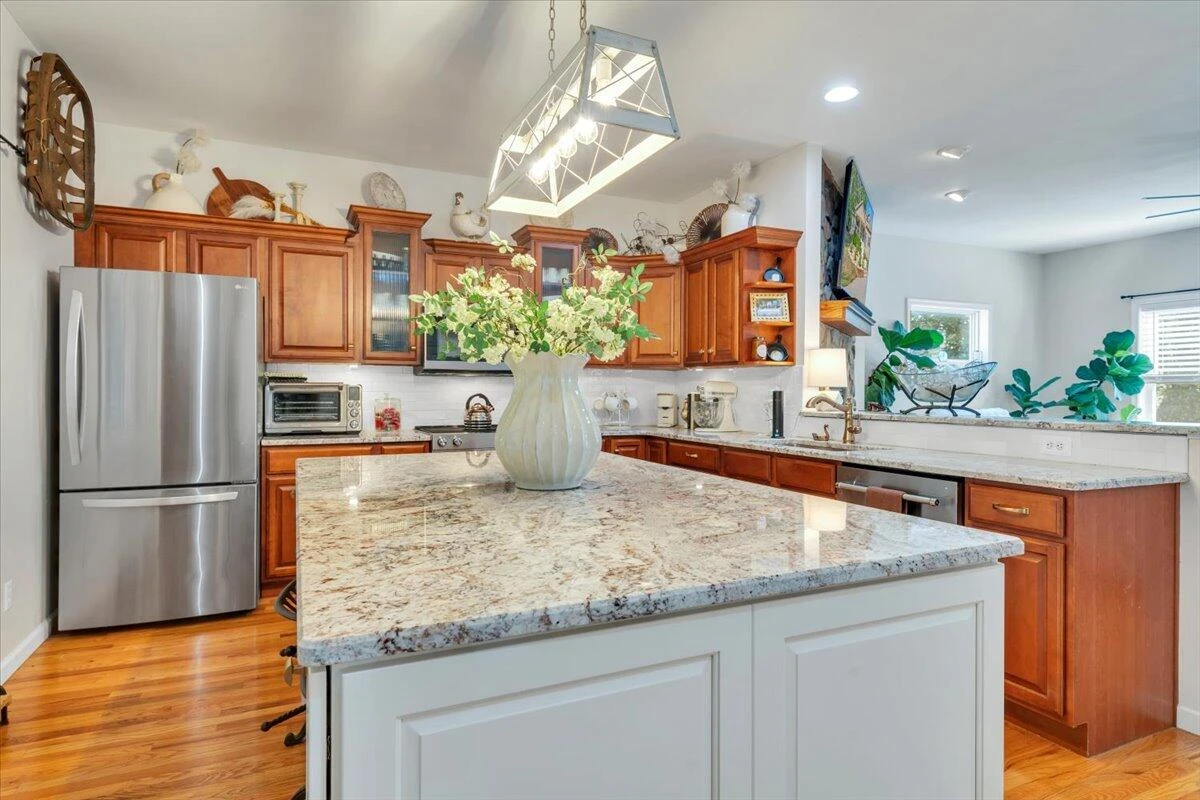 1054 Allendale DR - Photo 19