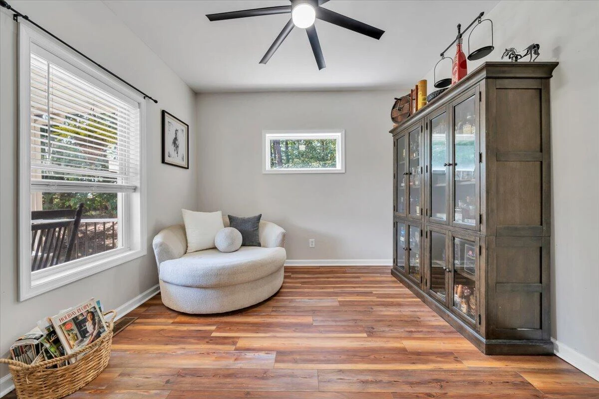 1054 Allendale DR - Photo 21