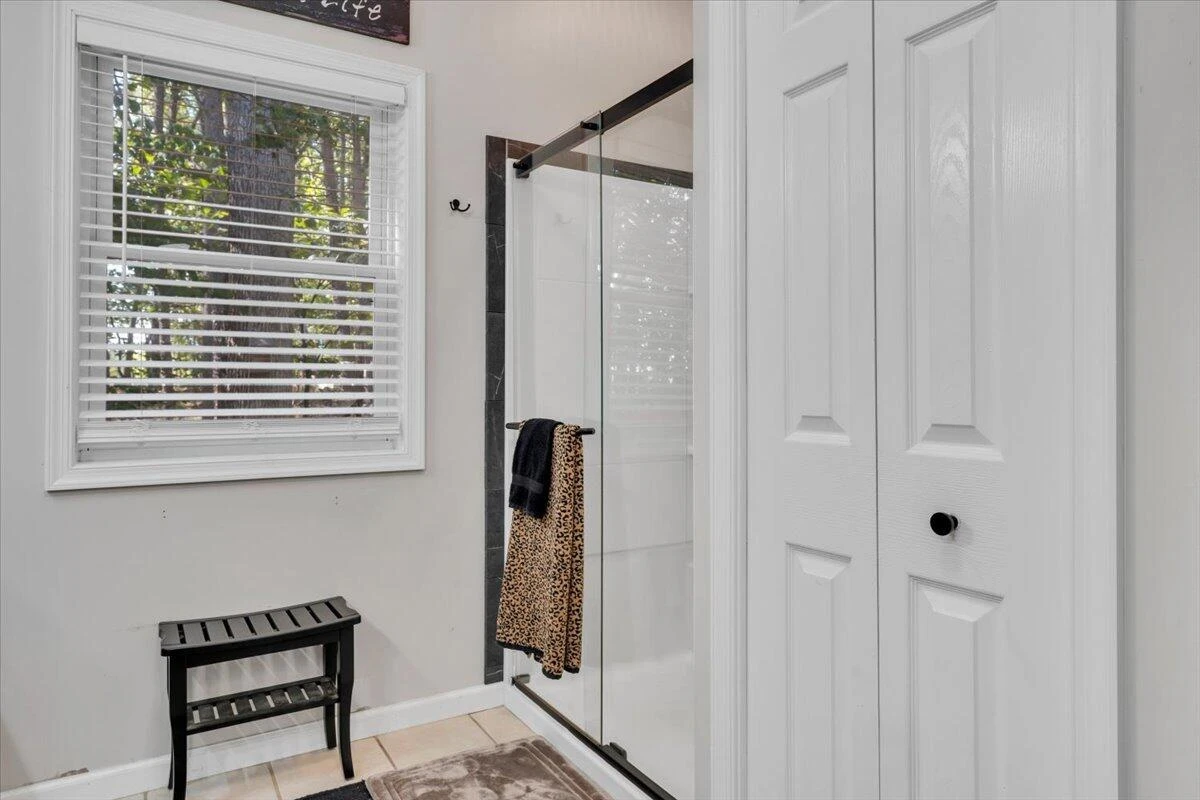 1054 Allendale DR - Photo 29