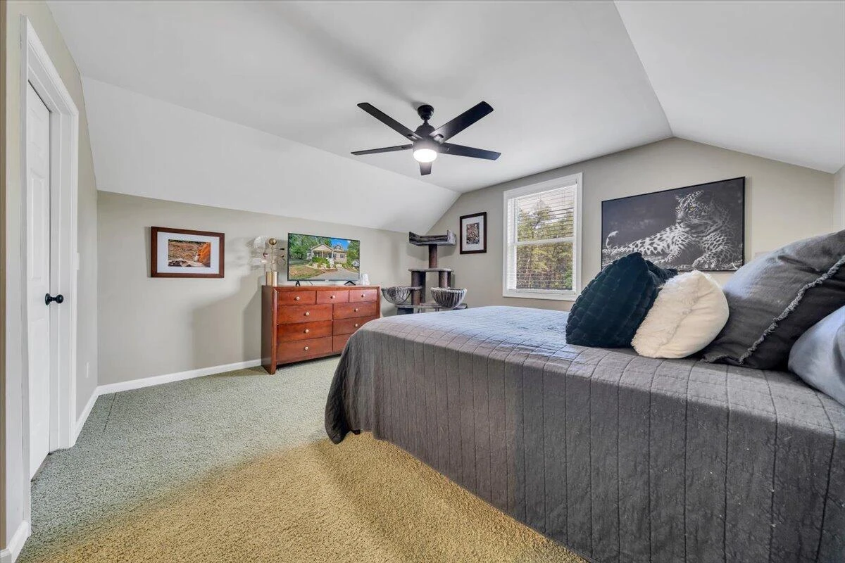 1054 Allendale DR - Photo 31