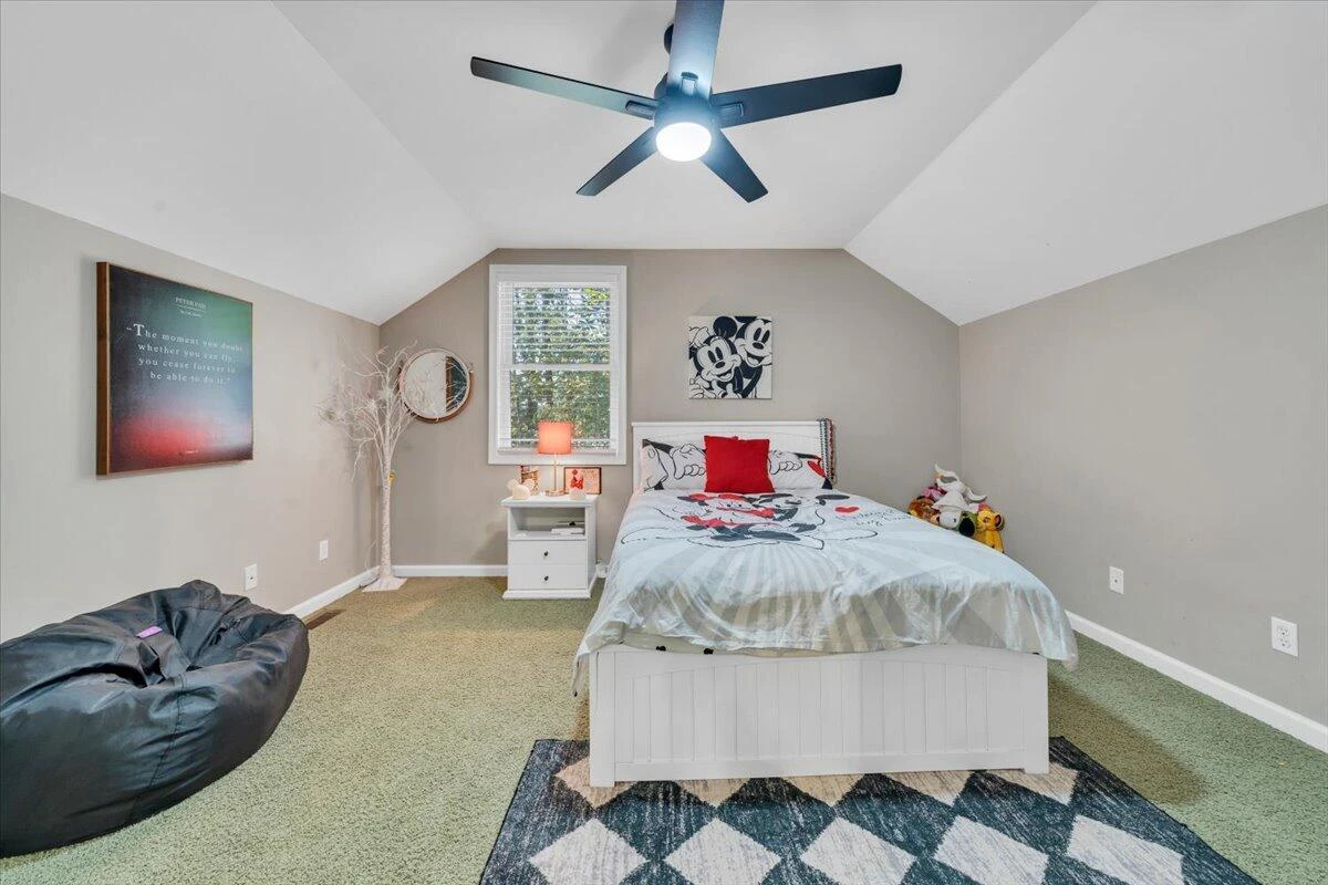 1054 Allendale DR - Photo 32