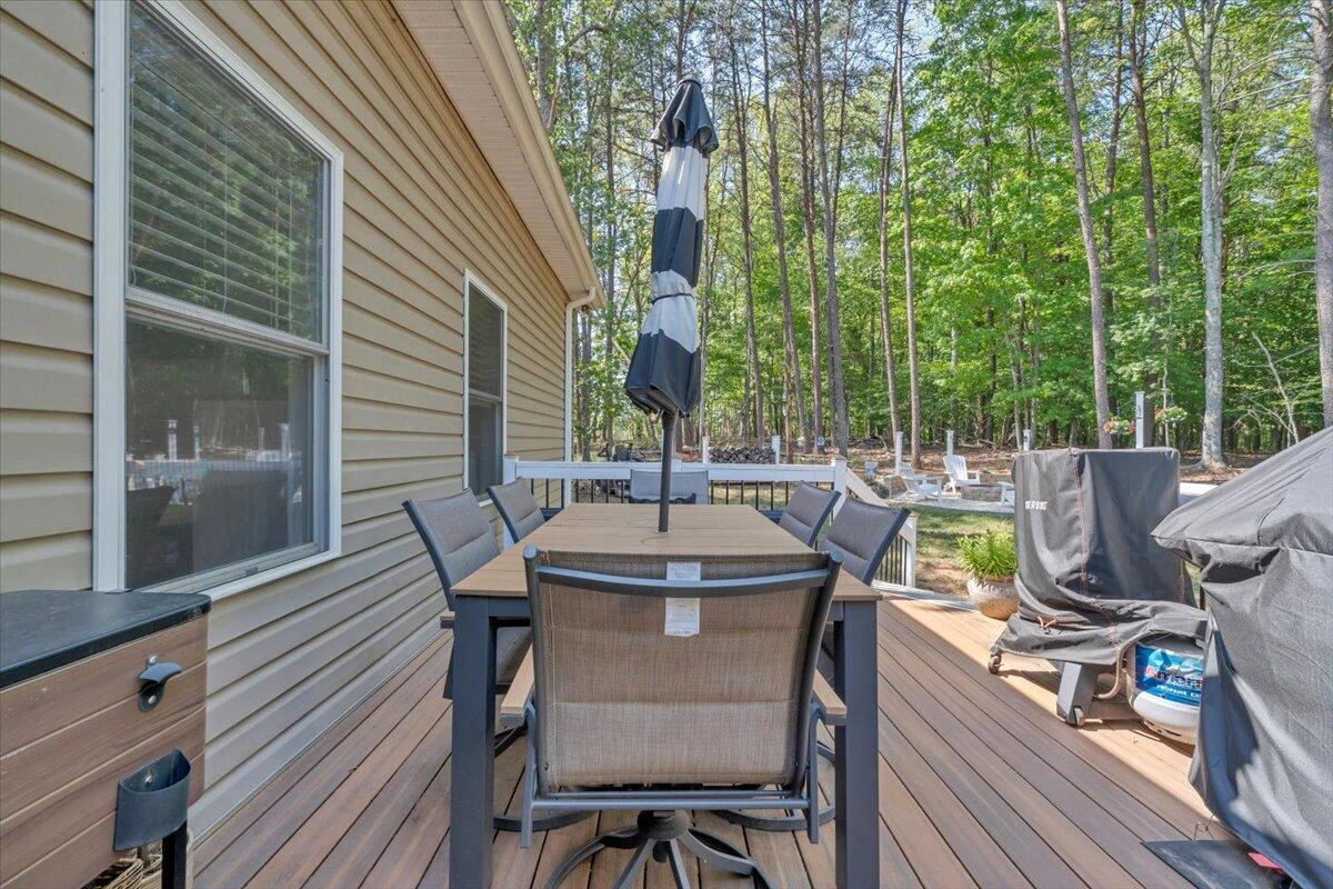 1054 Allendale DR - Photo 41