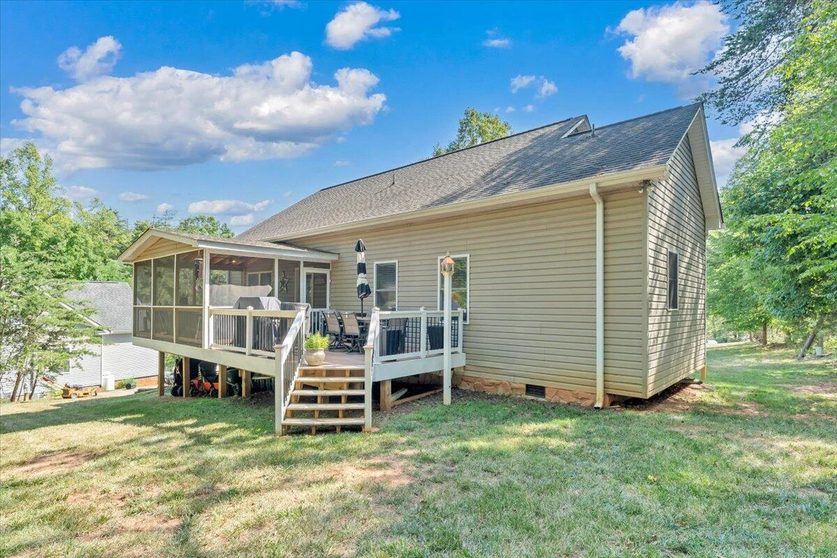 1054 Allendale DR - Photo 8