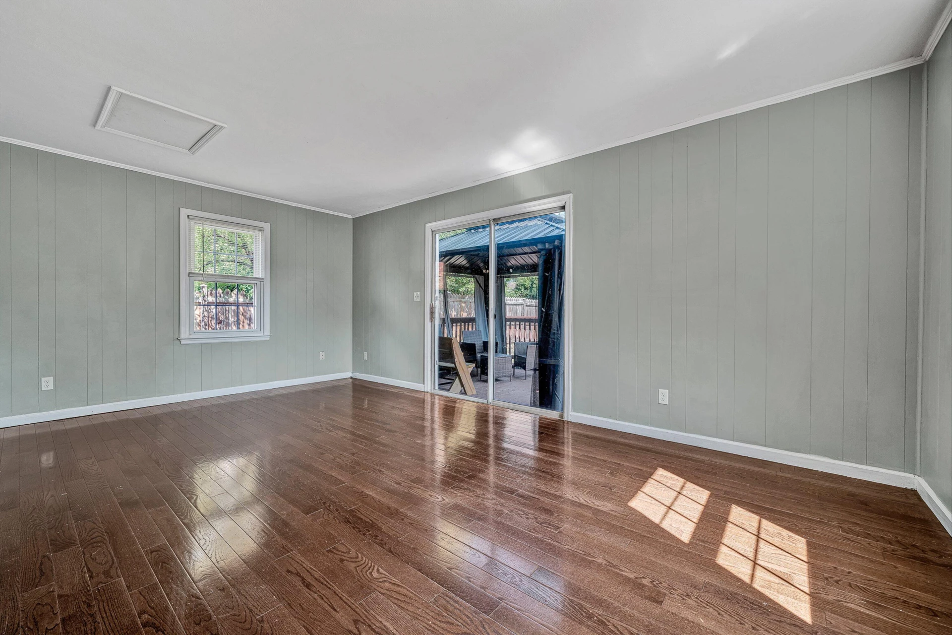 2425 Edinburgh DR NW - Photo 15