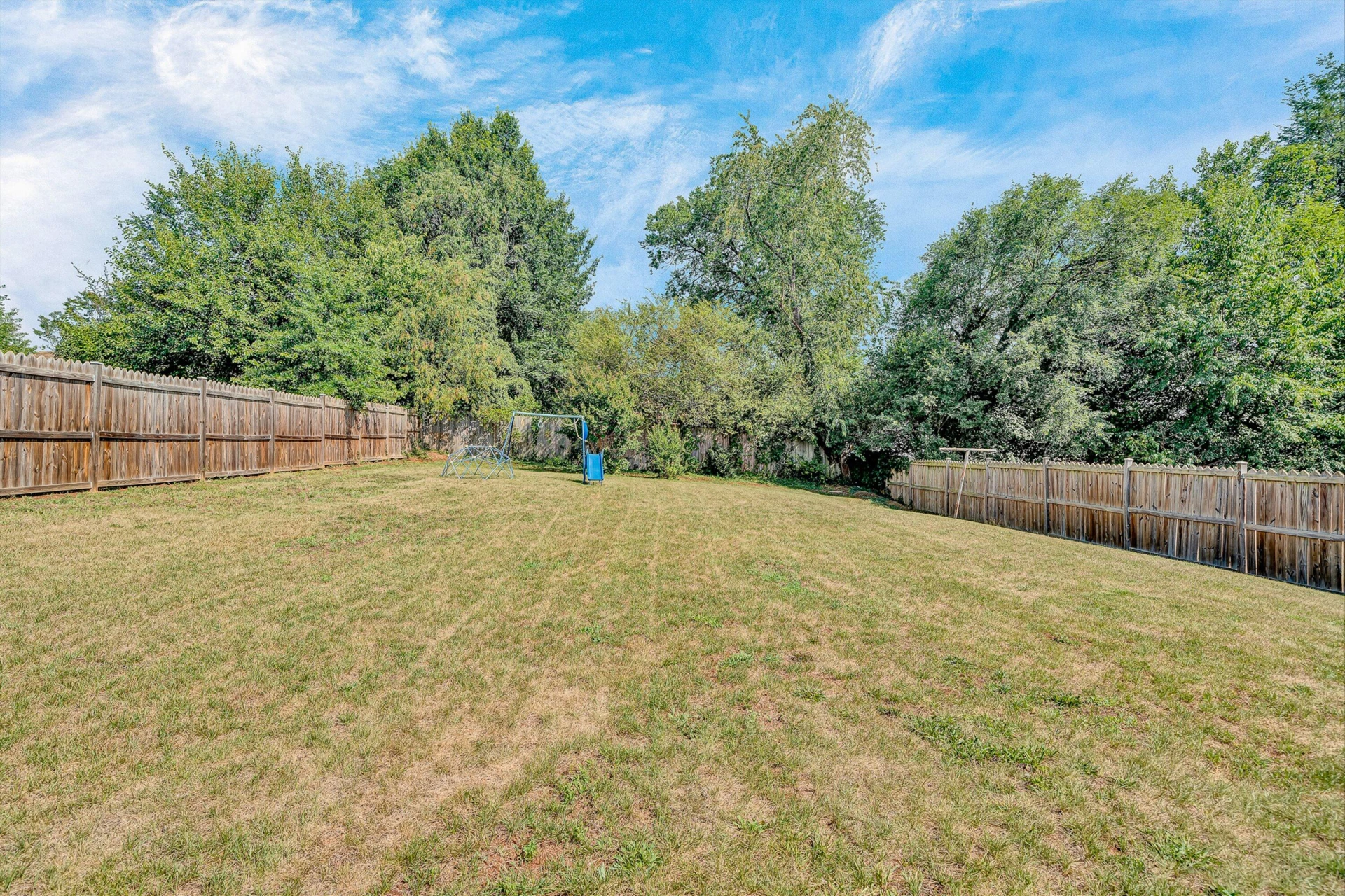 2425 Edinburgh DR NW - Photo 36