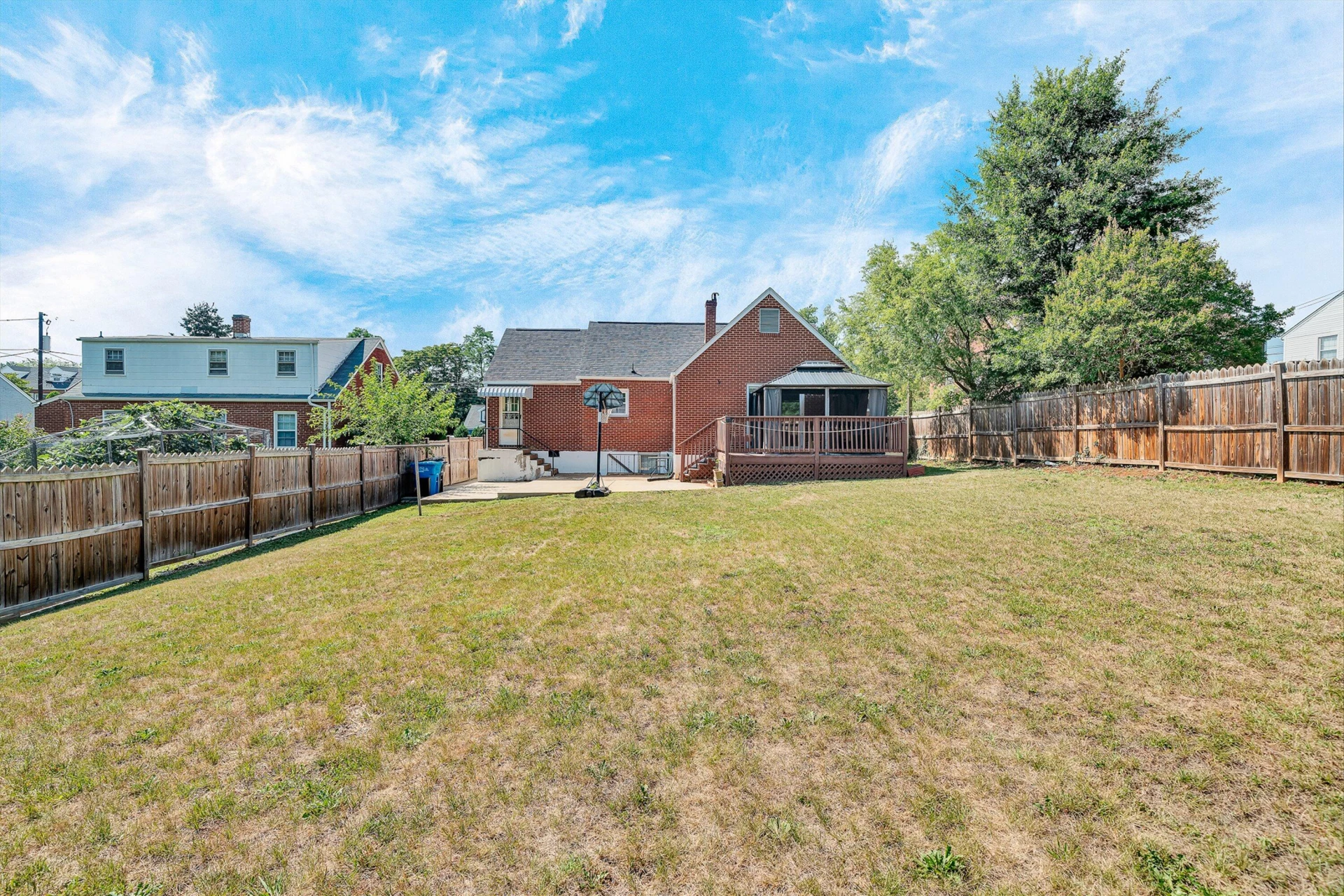 2425 Edinburgh DR NW - Photo 37