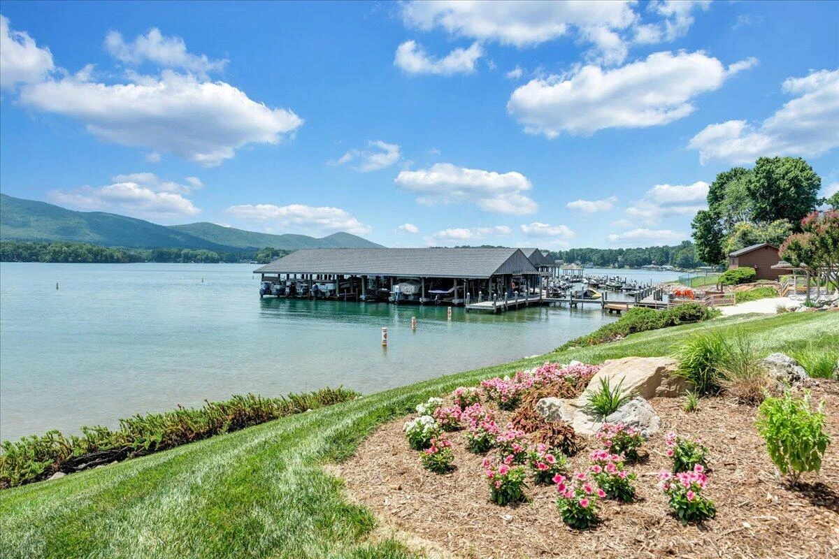 6605 Smith Mountain RD #229 - Photo 50