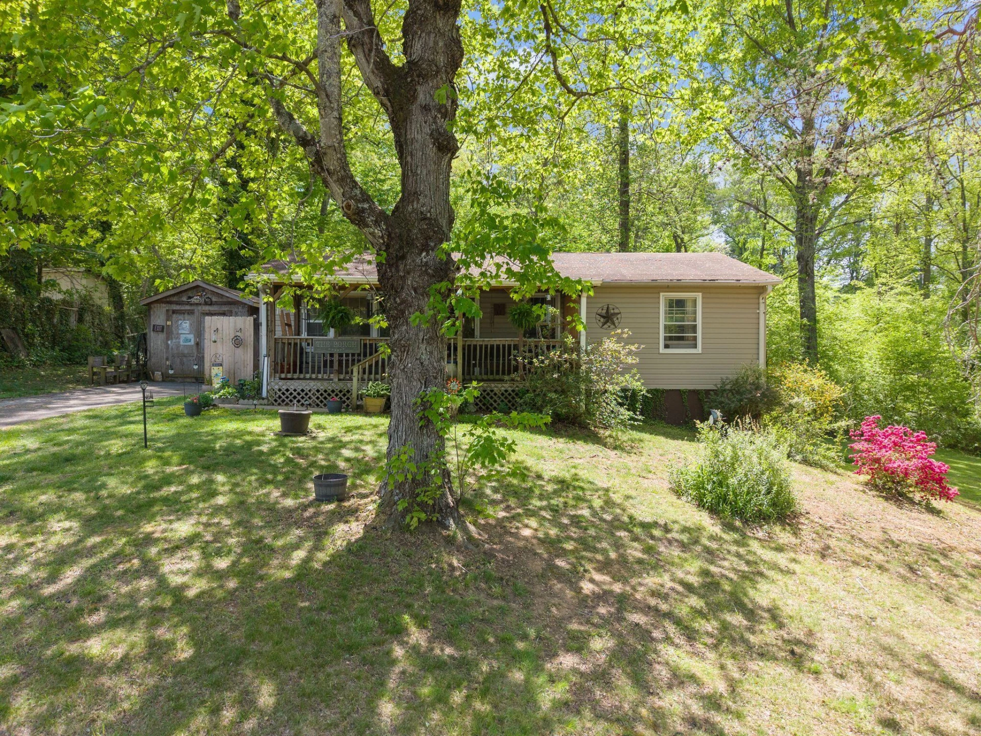 897 Southland DR - Photo 3
