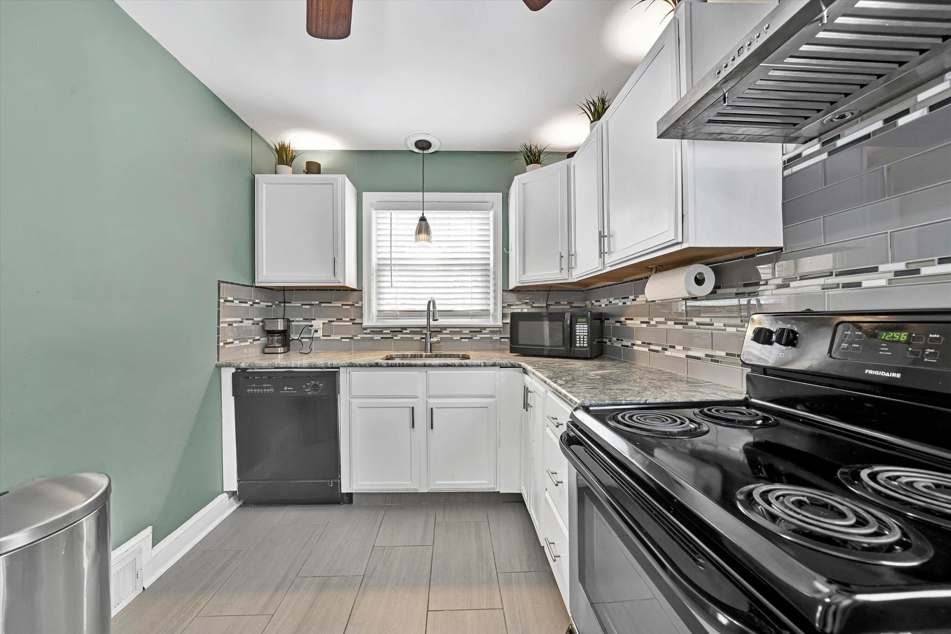 2604 Vancouver DR NW - Photo 10