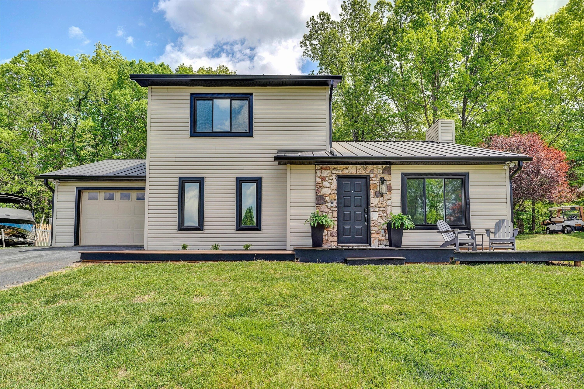 150 INDIAN POINTE DR - Photo 2