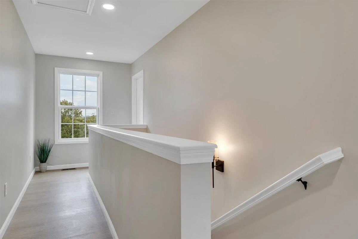824 Commander DR - Photo 19