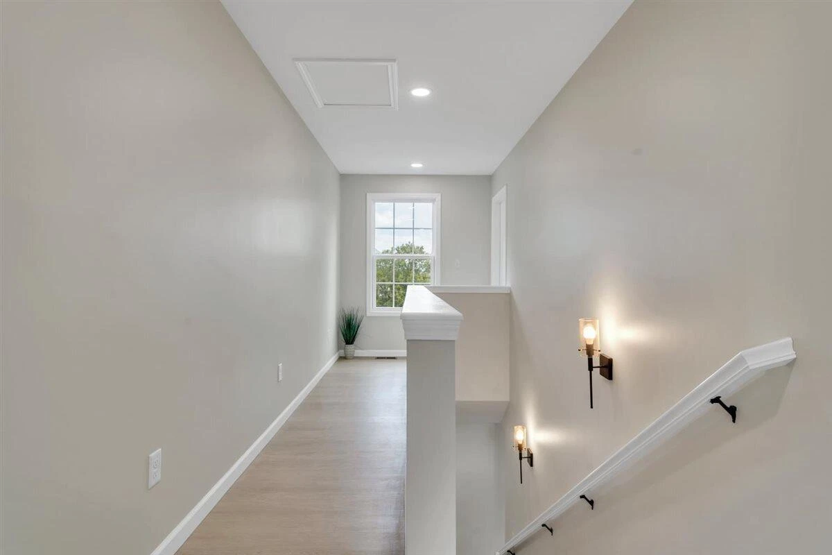 824 Commander DR - Photo 20