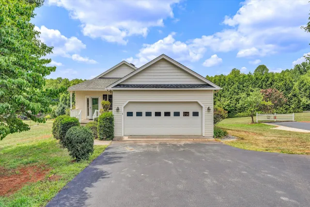 70 Sunny Field RD, Wirtz, VA, 24184