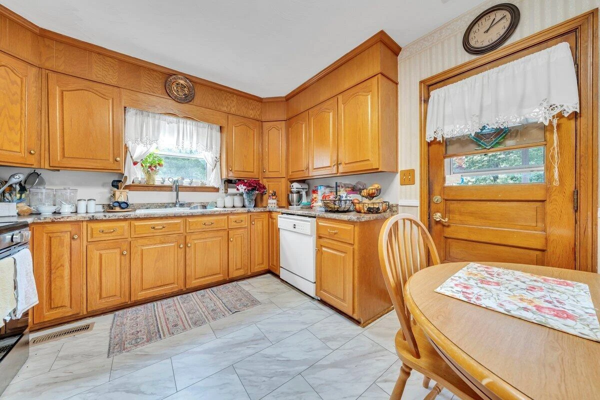2519 Kent RD SE - Photo 13