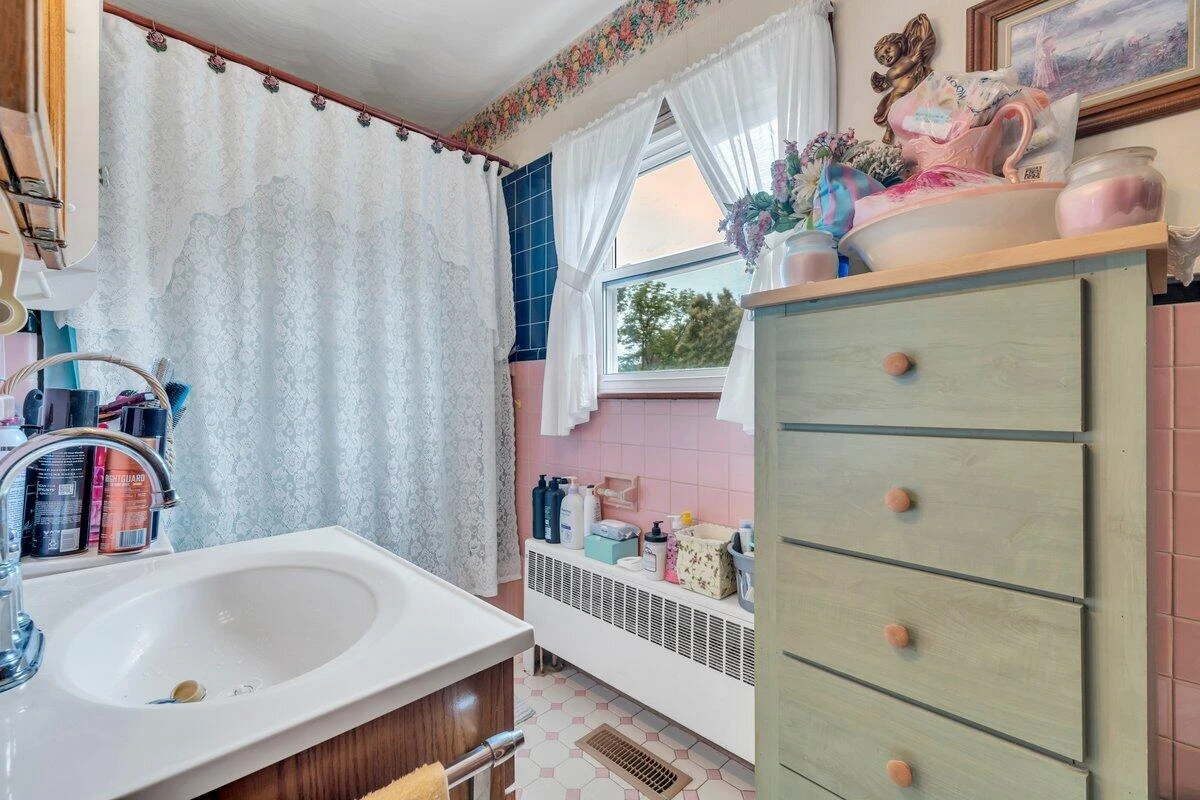 2519 Kent RD SE - Photo 16